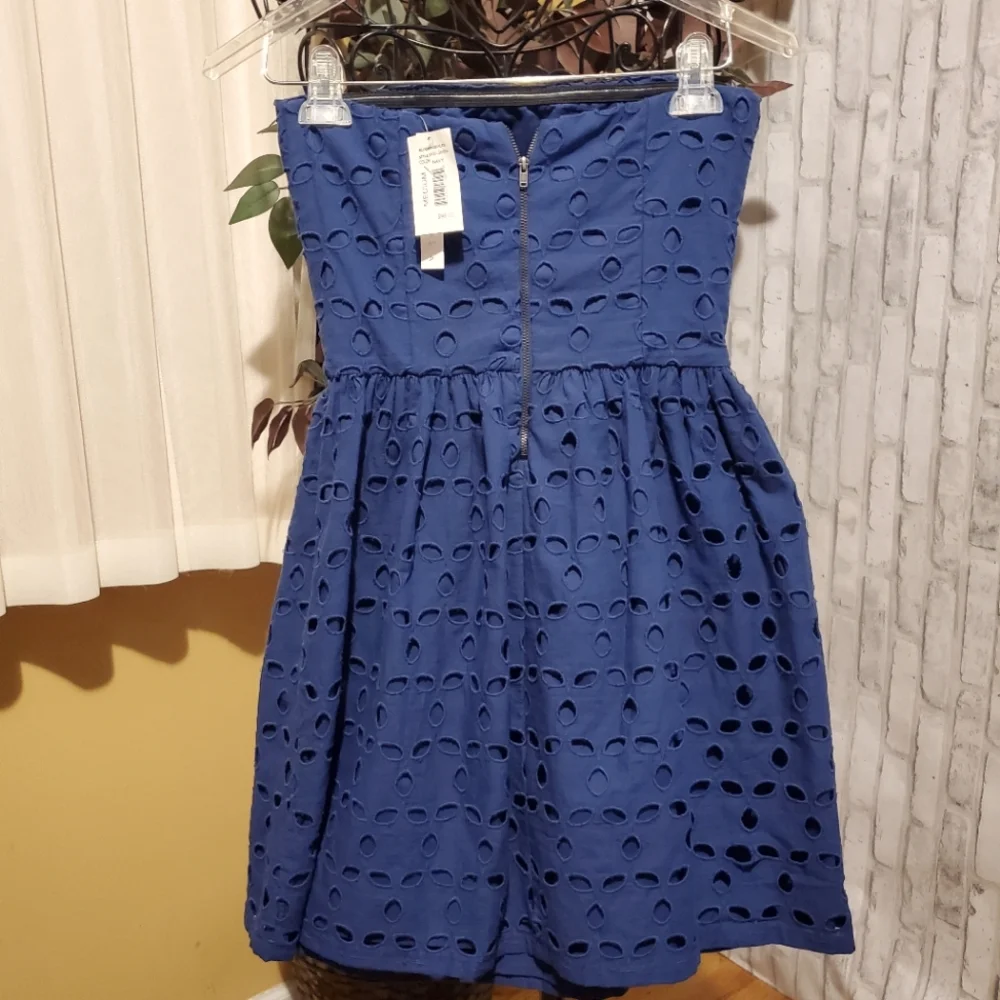 AQUA BLOOMINGDALE'S EYELET NAVY DRESS SIZE M - Picture 4 of 11